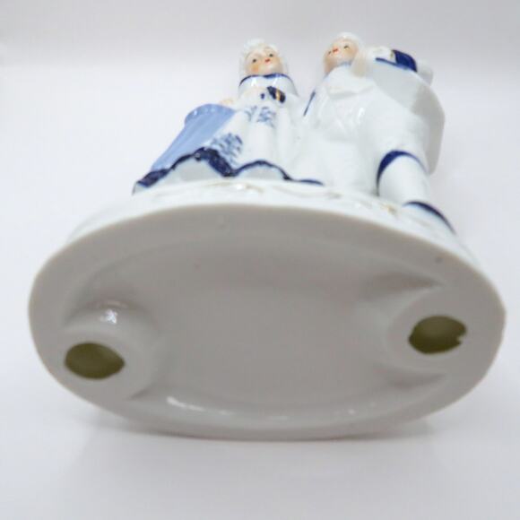 Vintage Porcelain Colonial Couple Figurine, Blue & White with Gold Trim 10" Tall - Picture 9 of 10